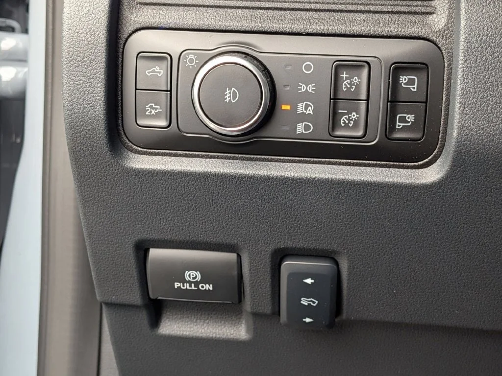 New 2026 Gray Ford Lariat image 30