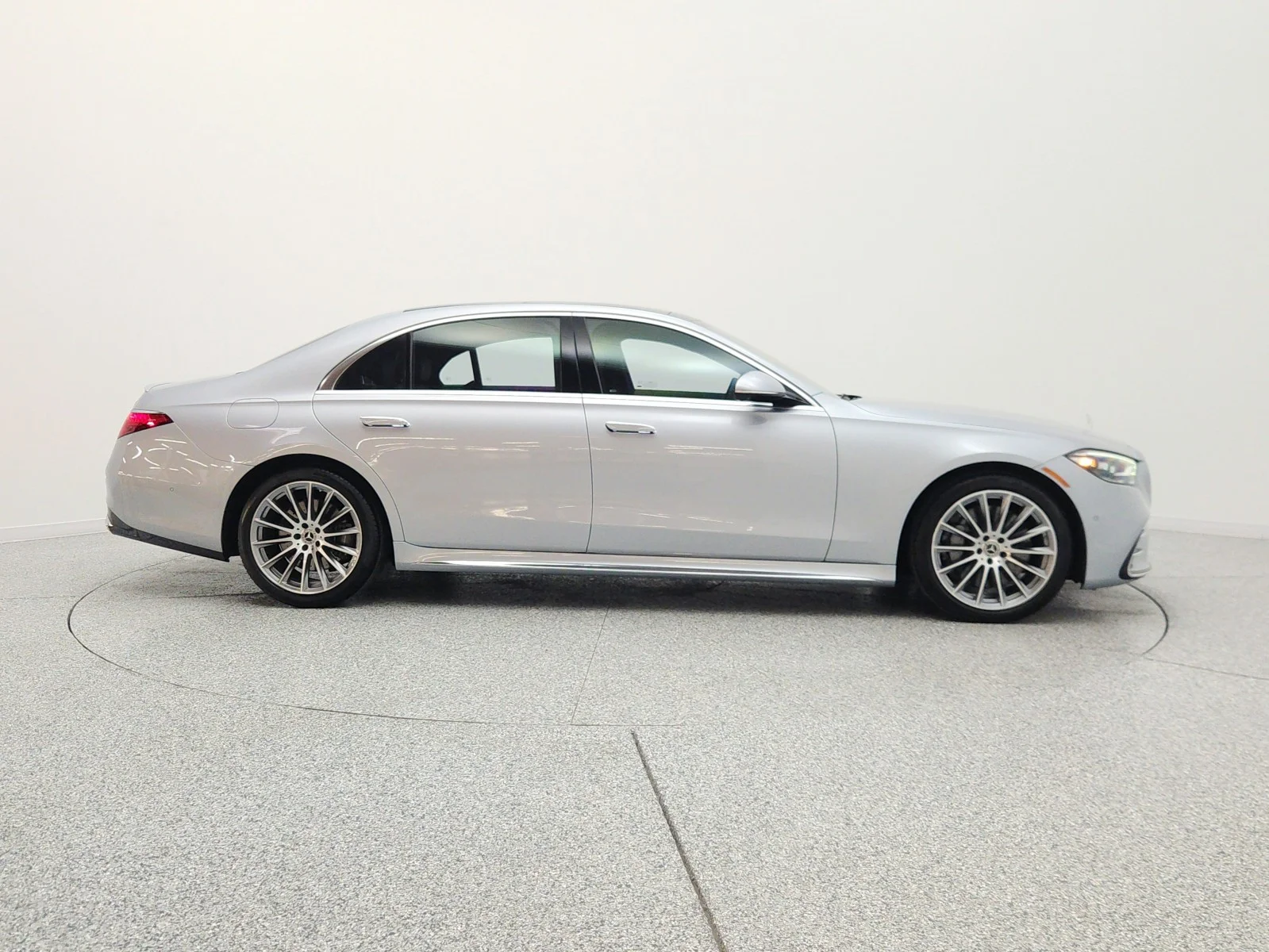 Certified Used 2022 Cirrus Silver Mercedes-Benz S 580 4MATIC® Sedan image 4