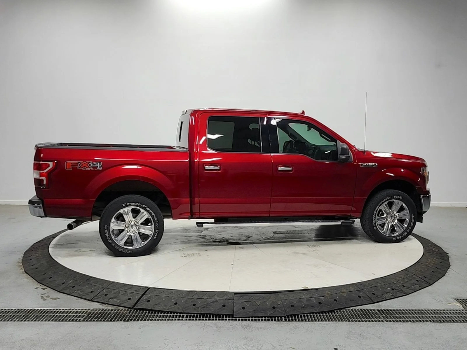 Used 2018 Red Ford XLT image 8