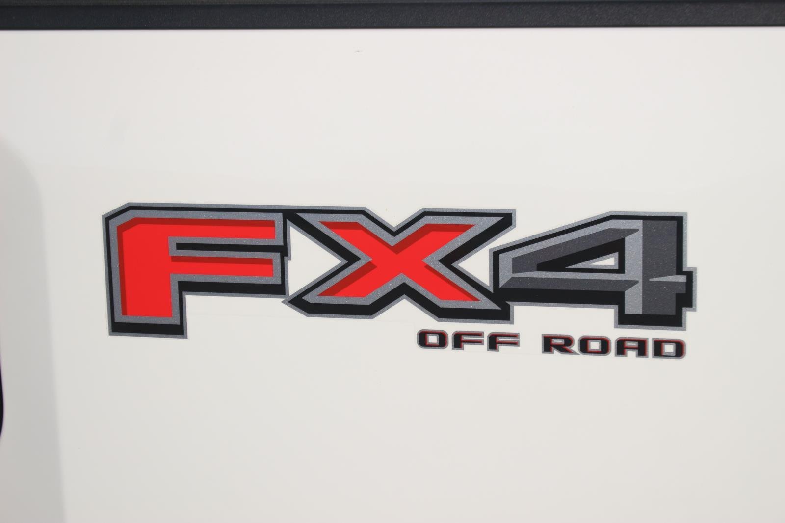 Used 2023 Oxford White Ford XL image 12