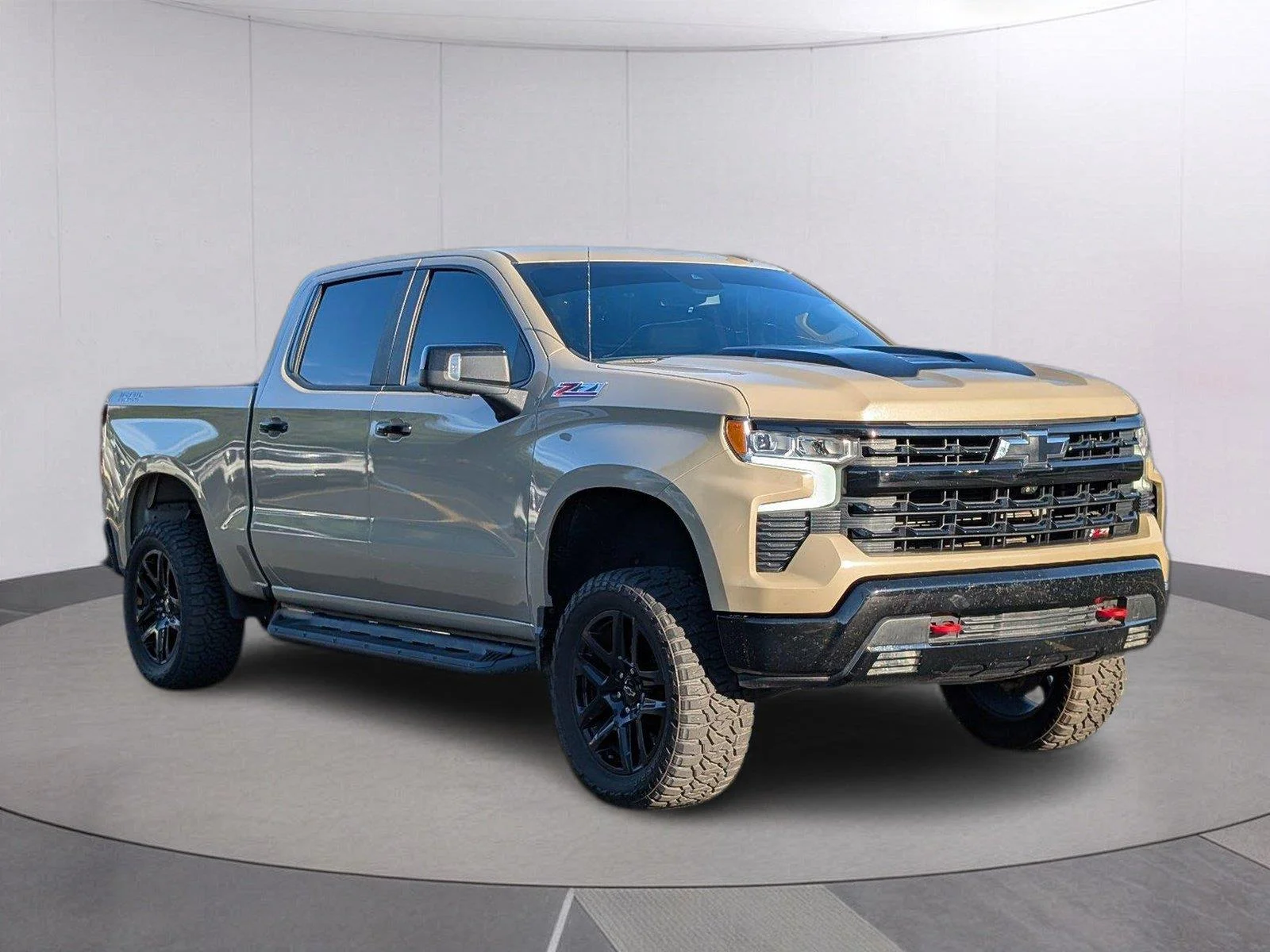 Used 2022 Sand Dune Metallic Chevrolet LT Trail Boss image 9