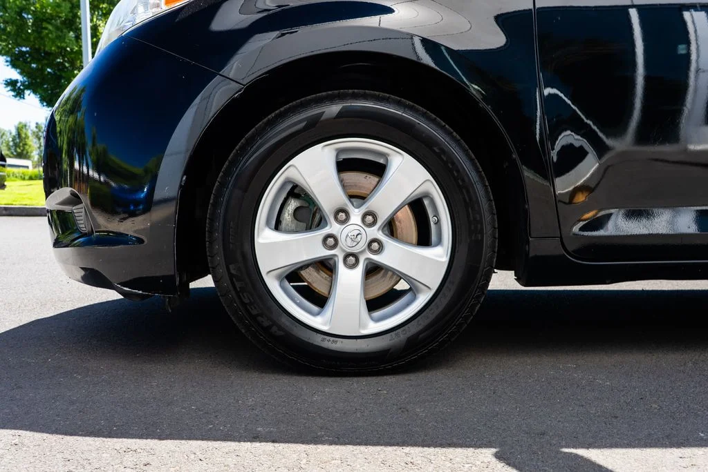 Used 2015 Black Toyota LE image 7