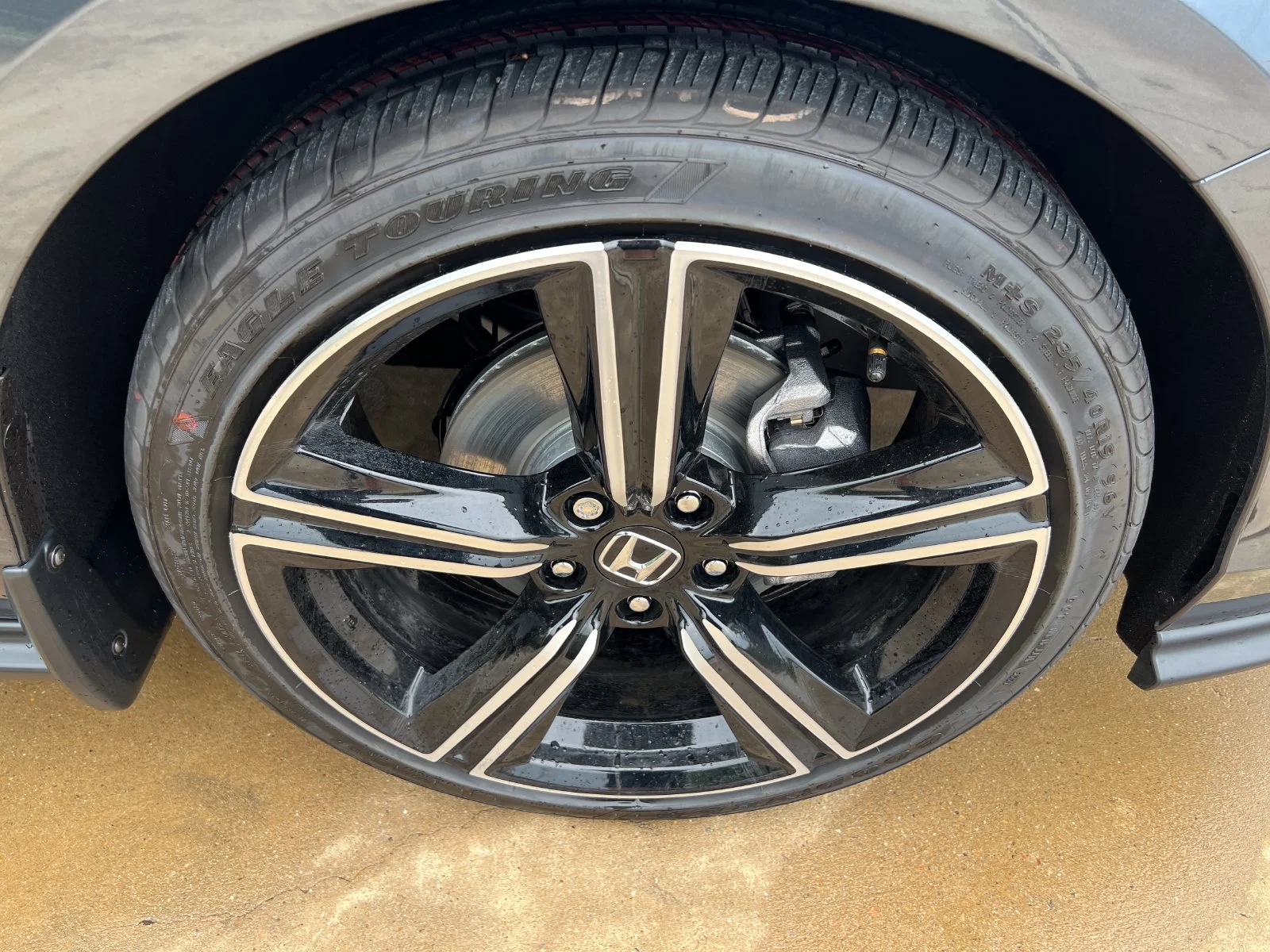 New 2026 Meteorite Gray Metallic Honda SE image 9