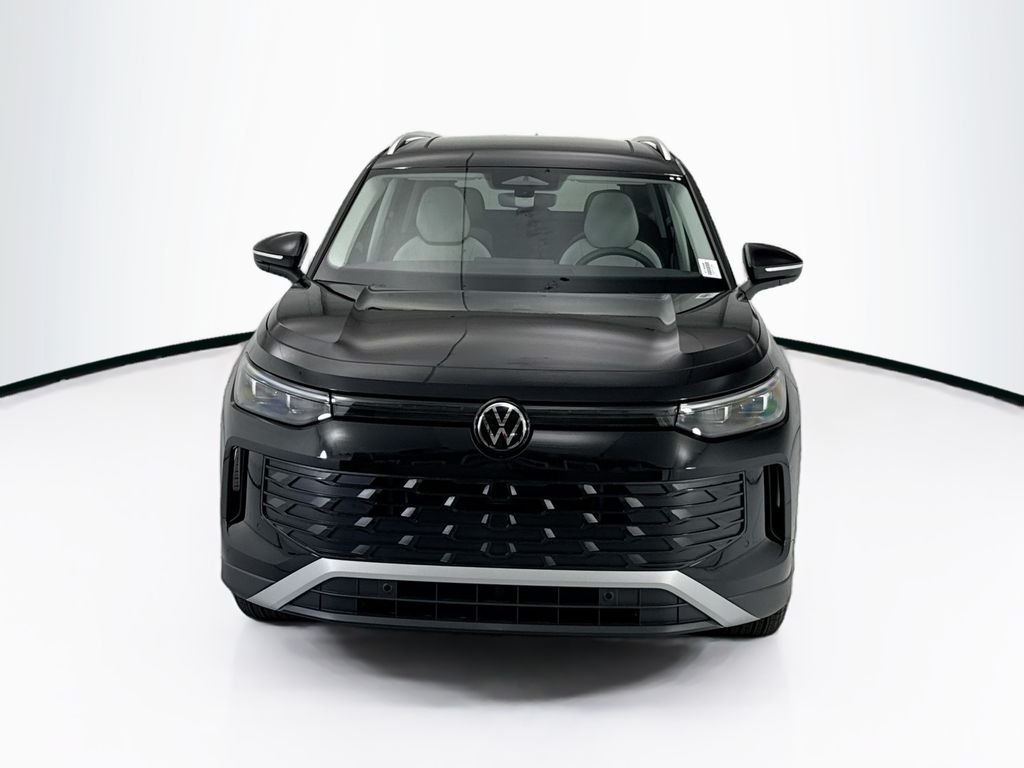 New 2026 Deep Black Pearl Volkswagen SE image 2