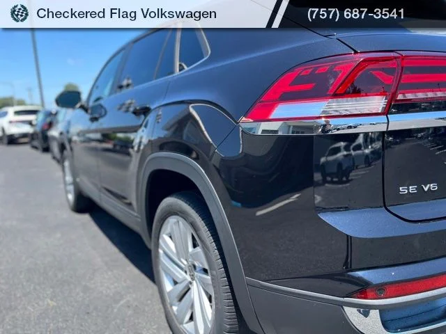 Used 2022 Deep Black Volkswagen 3.6L V6 SE w/Technology image 8