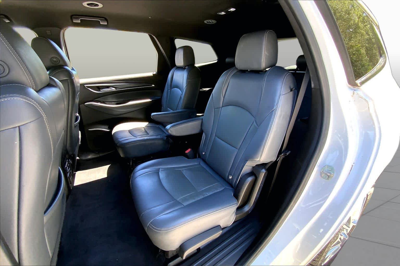 Used 2022 Summit White Buick Premium image 21