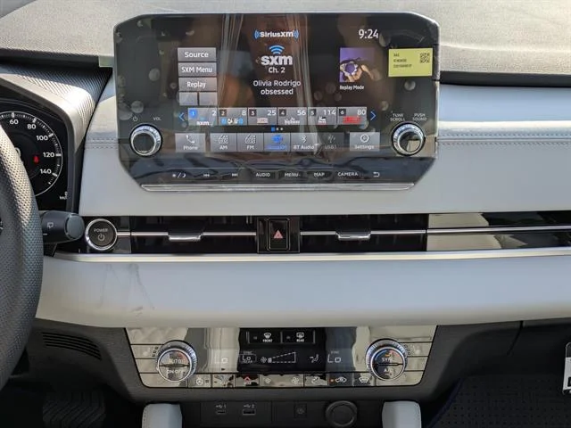 2025 Mitsubishi Outlander Plug-in Hybrid SEL - Photo 17