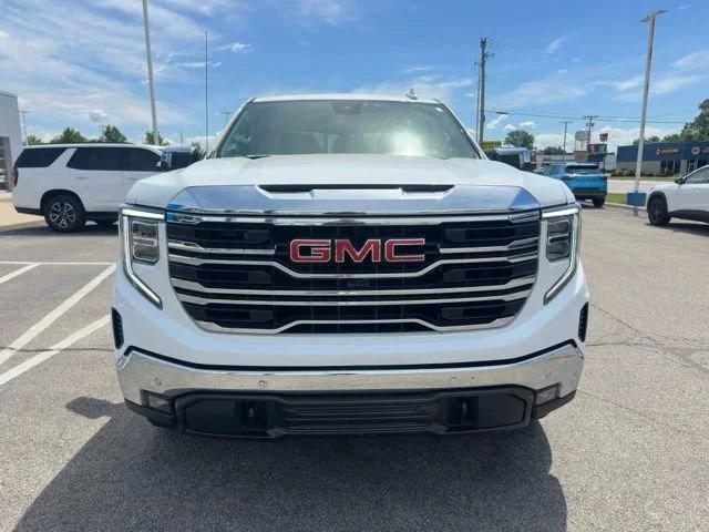 Used 2023 Summit White GMC SLT image 3