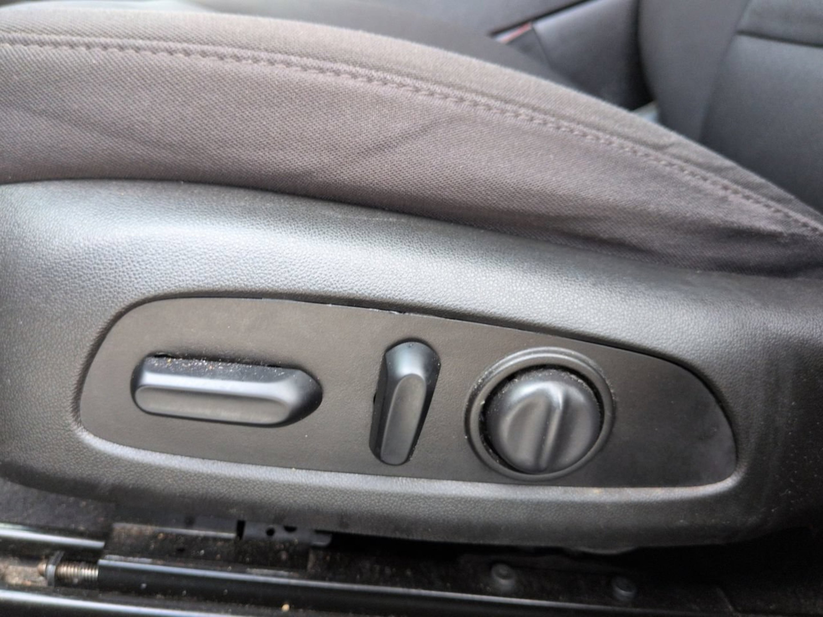 Used 2021 Silver Ice Metallic Chevrolet LT image 17