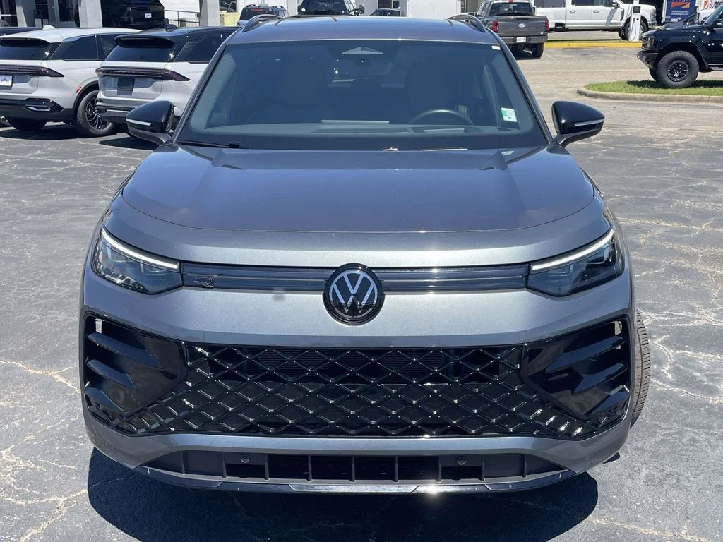 Certified Used 2025 Platinum Gray Metallic Volkswagen 2.0T SE R-Line Black image 8