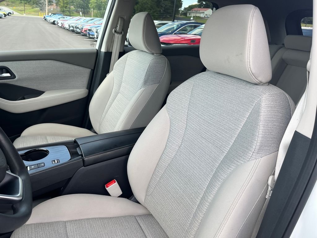 Used 2023 White Nissan SV image 12