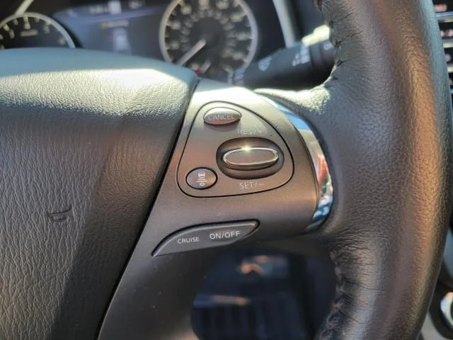 Used 2023  Nissan SL image 25