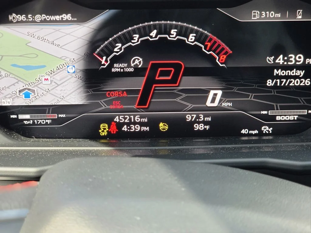 Used 2022 Bianco Icarus Metallic Lamborghini Base image 20