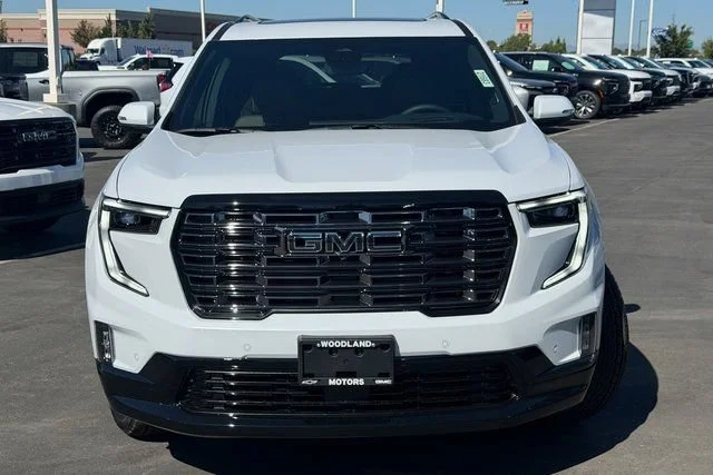 New 2026 Glacier White Tricoat GMC Denali Ultimate image 3