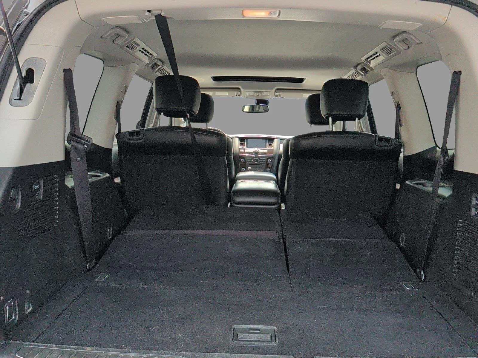 Used 2017 Majestic White INFINITI RWD image 34