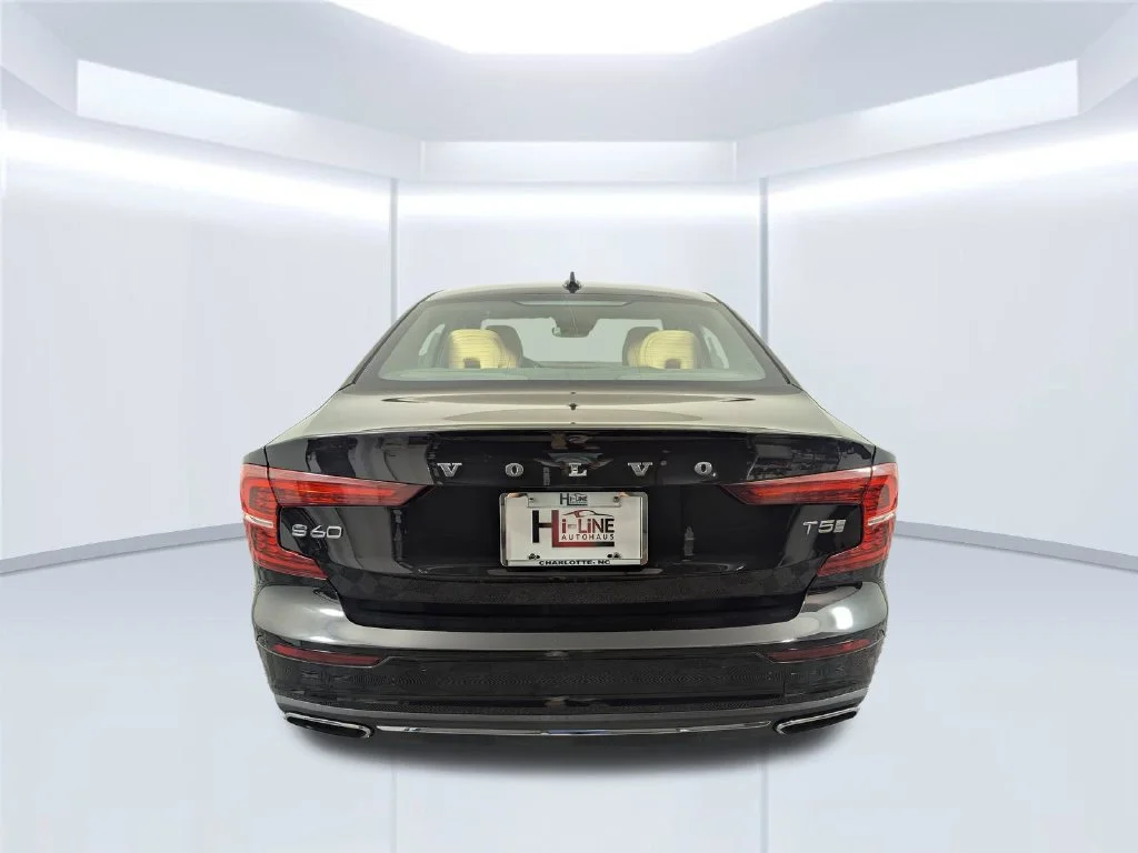 Certified Used 2020 Black Volvo T5 Inscription image 18