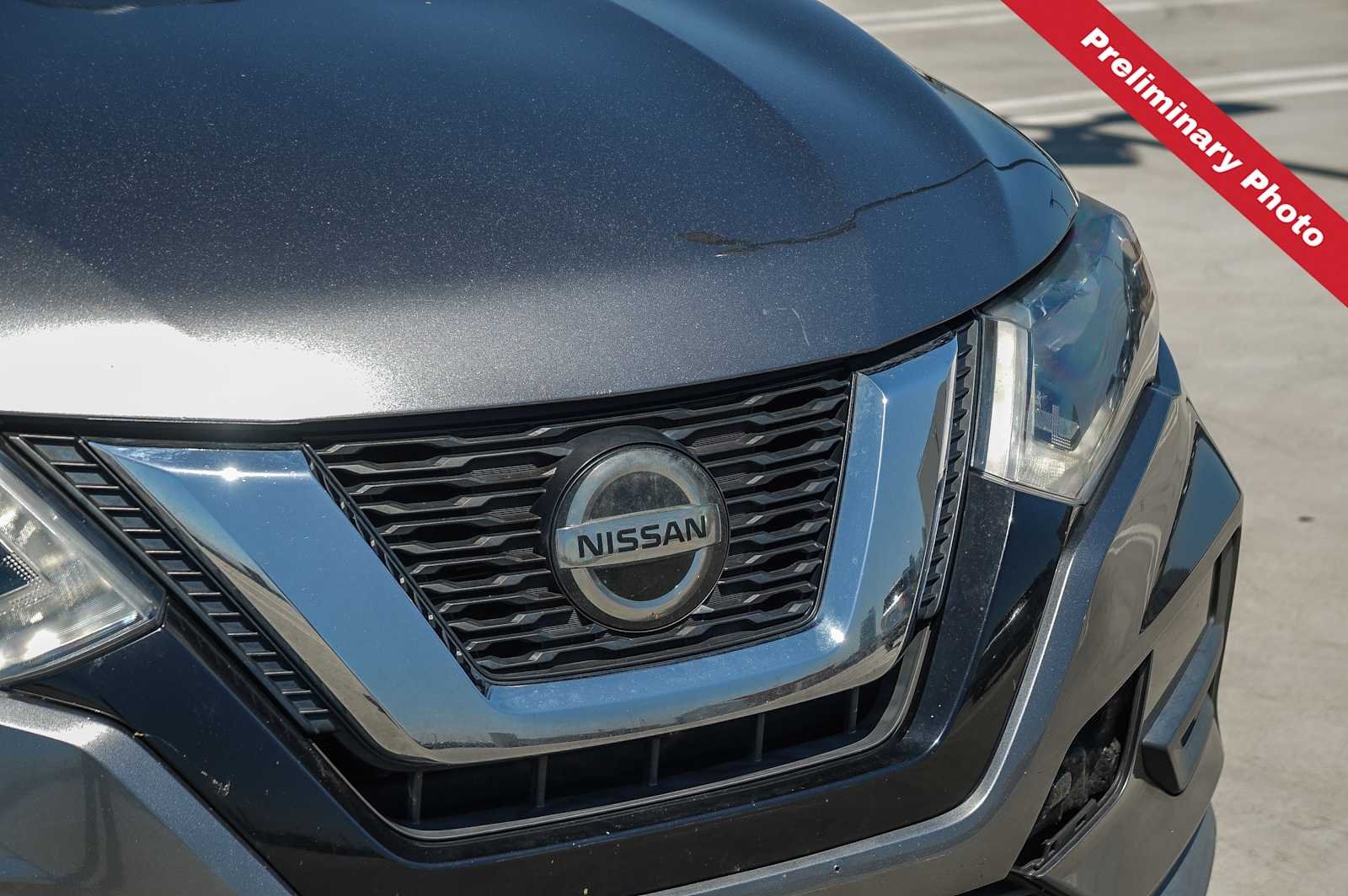 Used 2018 Gun Metallic Nissan SV image 5