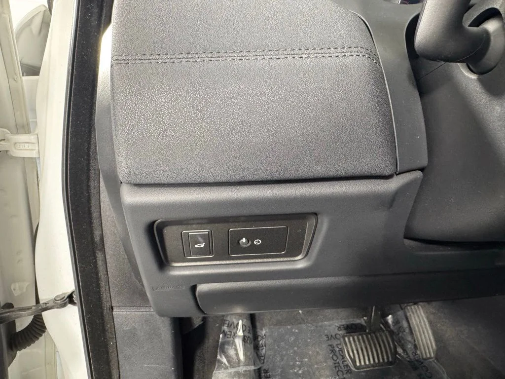 Used 2019 Fuji White Land Rover SE image 19