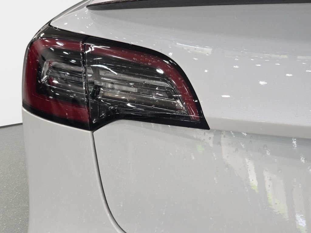 Used 2020 Pearl White Multi-Coat Tesla  image 25