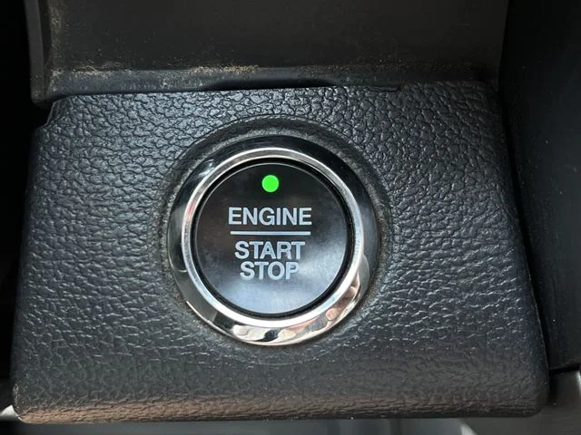 Used 2022 Black Ford Platinum image 27