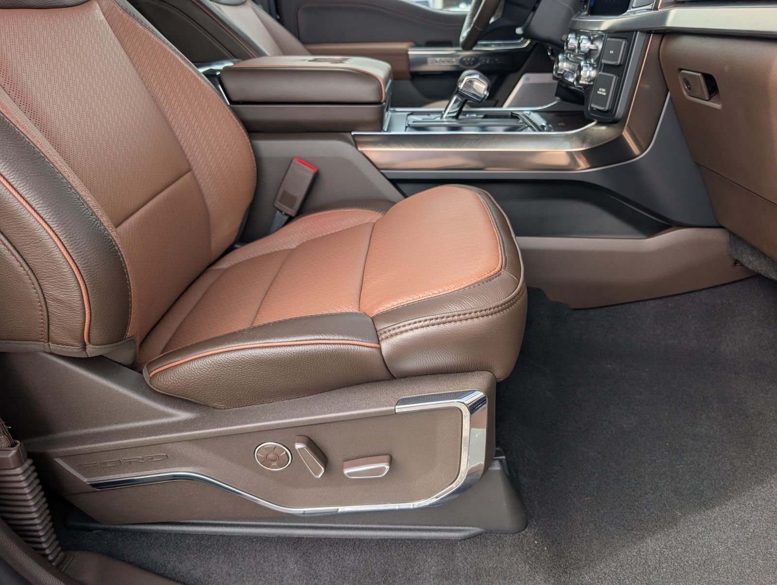 New 2026 Antimatter Blue Metallic Ford King Ranch image 31