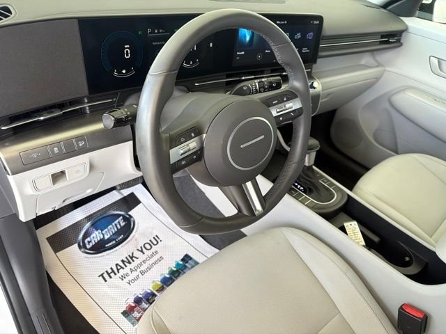 Used 2025 White Hyundai SEL image 16