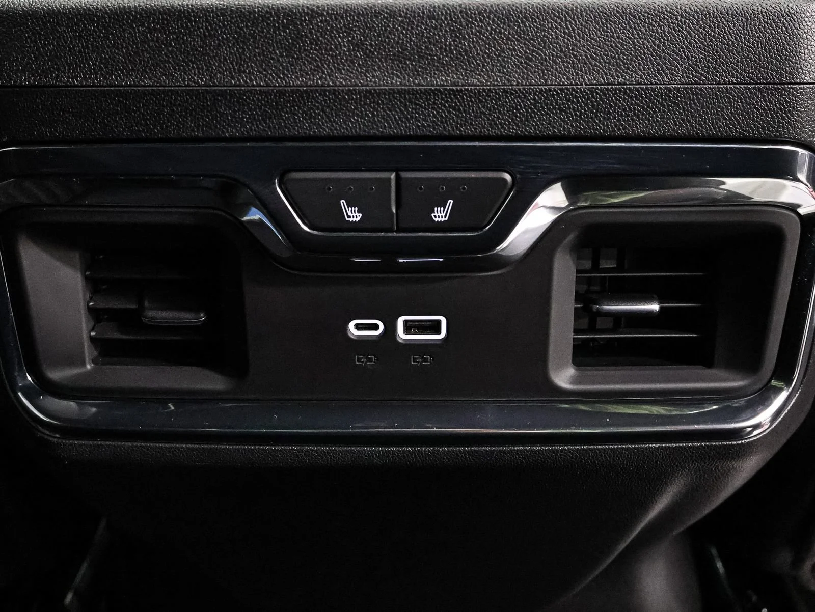 Certified Used 2025 Onyx Black GMC Denali Ultimate image 28