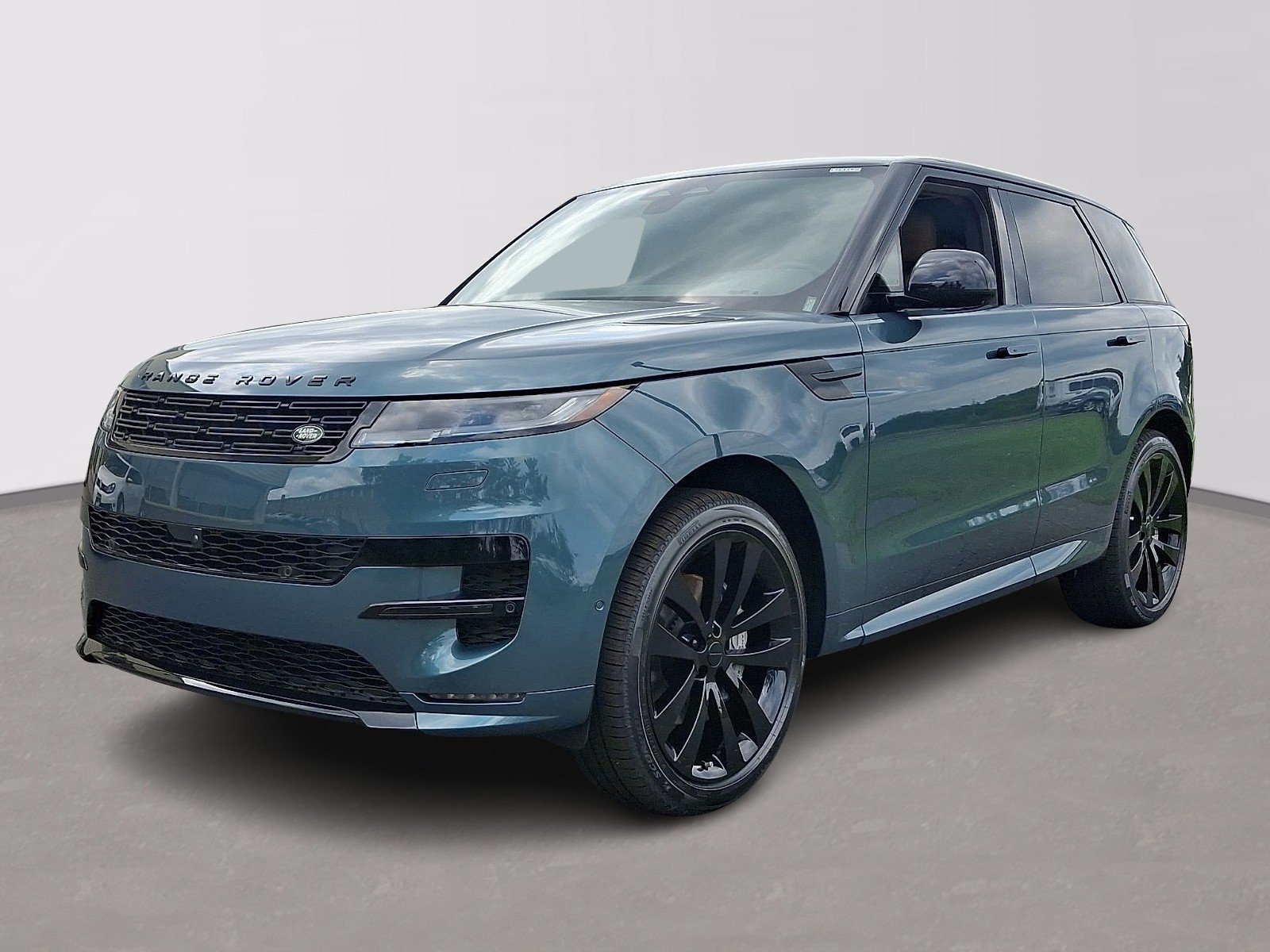 New 2026 Giola Green Land Rover  image 3