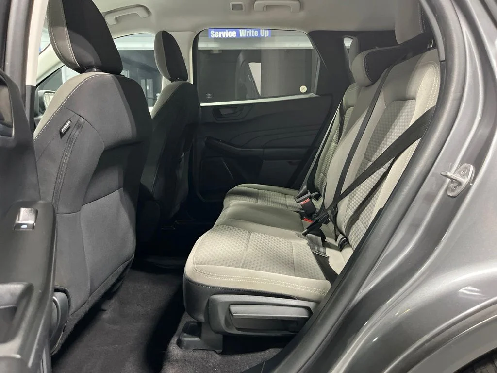 Used 2022 Gray Metallic Ford SE image 32