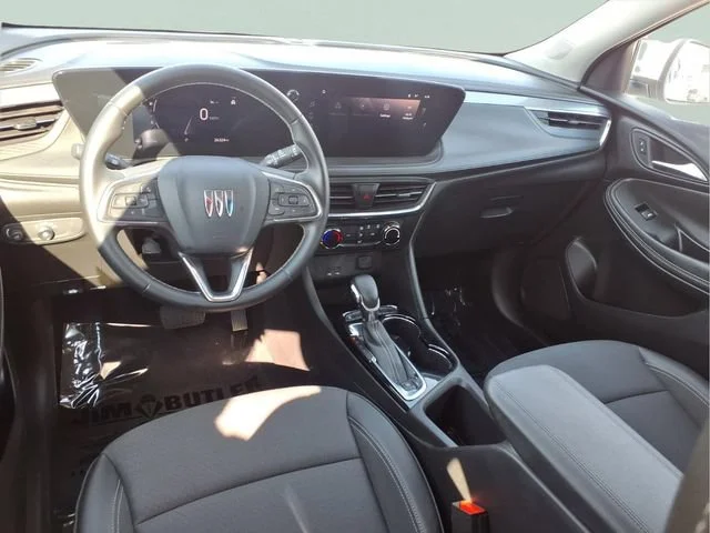 Used 2025 Summit White Buick Preferred image 5