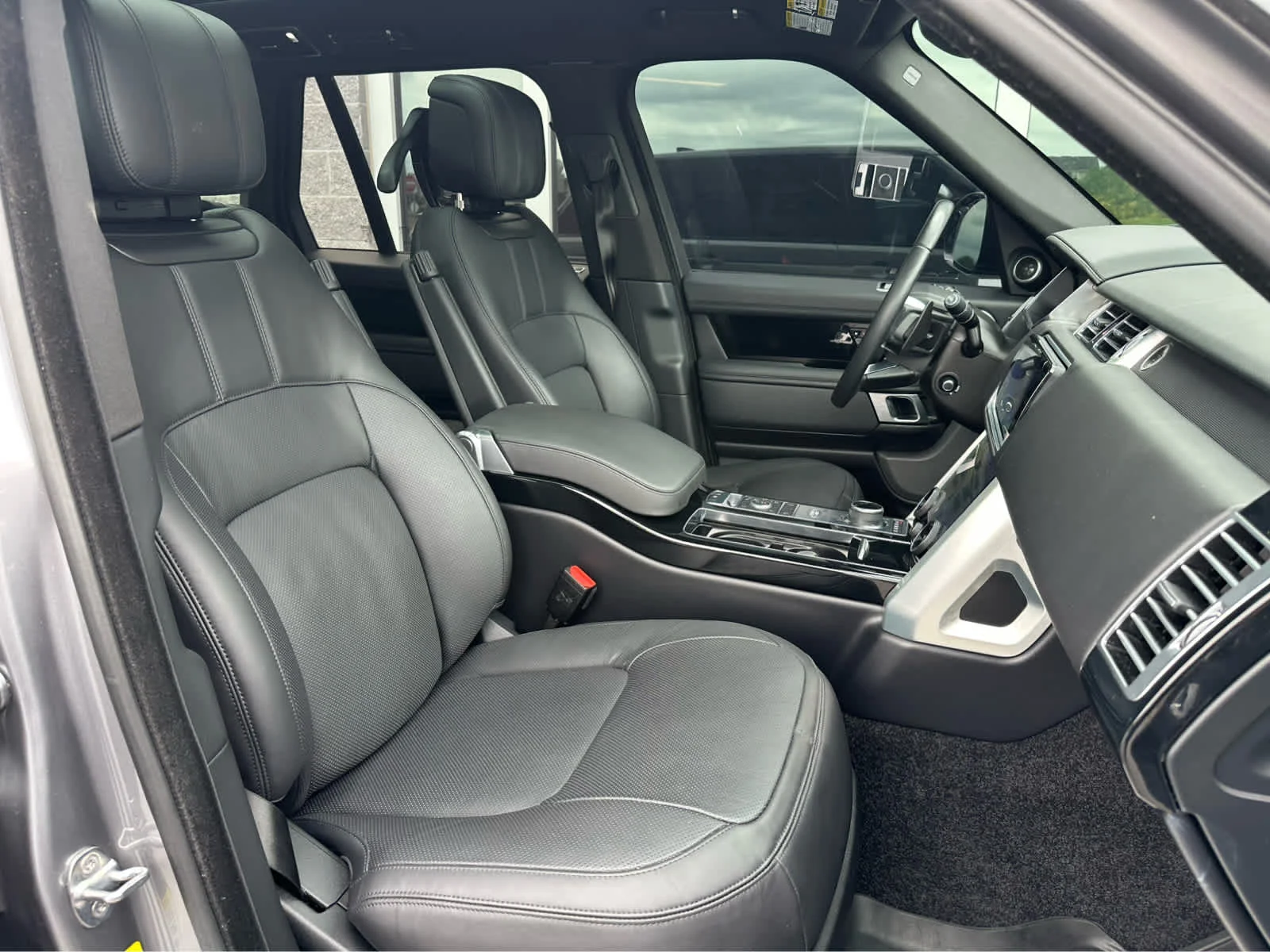 Used 2021 Eiger Grey Metallic Land Rover Westminster image 14