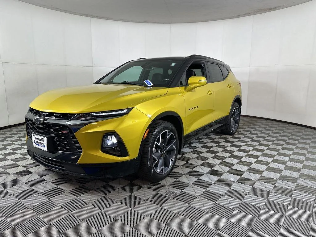 Used 2022 Yellow Metallic Chevrolet RS image 24