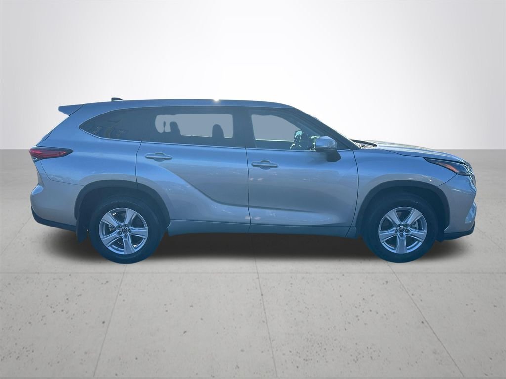 Used 2022 Celestial Silver Metallic Toyota LE image 6