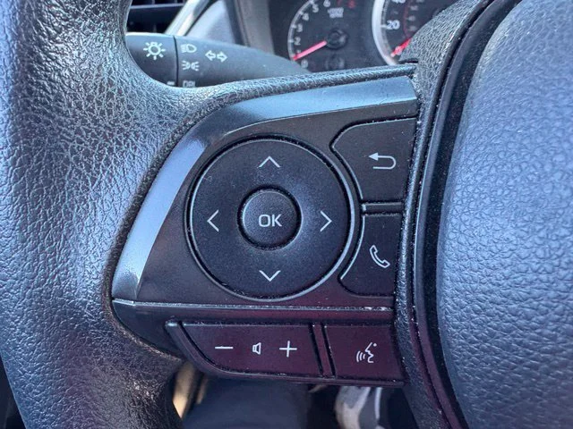 Used 2022  Toyota L image 19