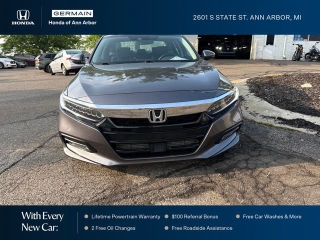 Used 2018 Modern Steel Metallic Honda Touring 2.0T image 12