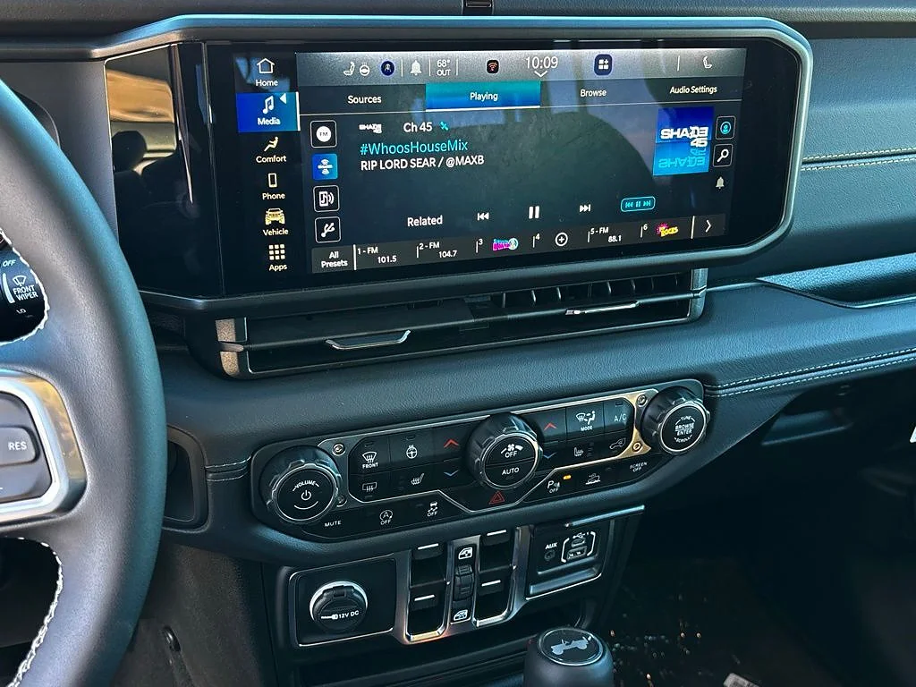 2025 Jeep Wrangler 4-Door Sahara - Photo 16