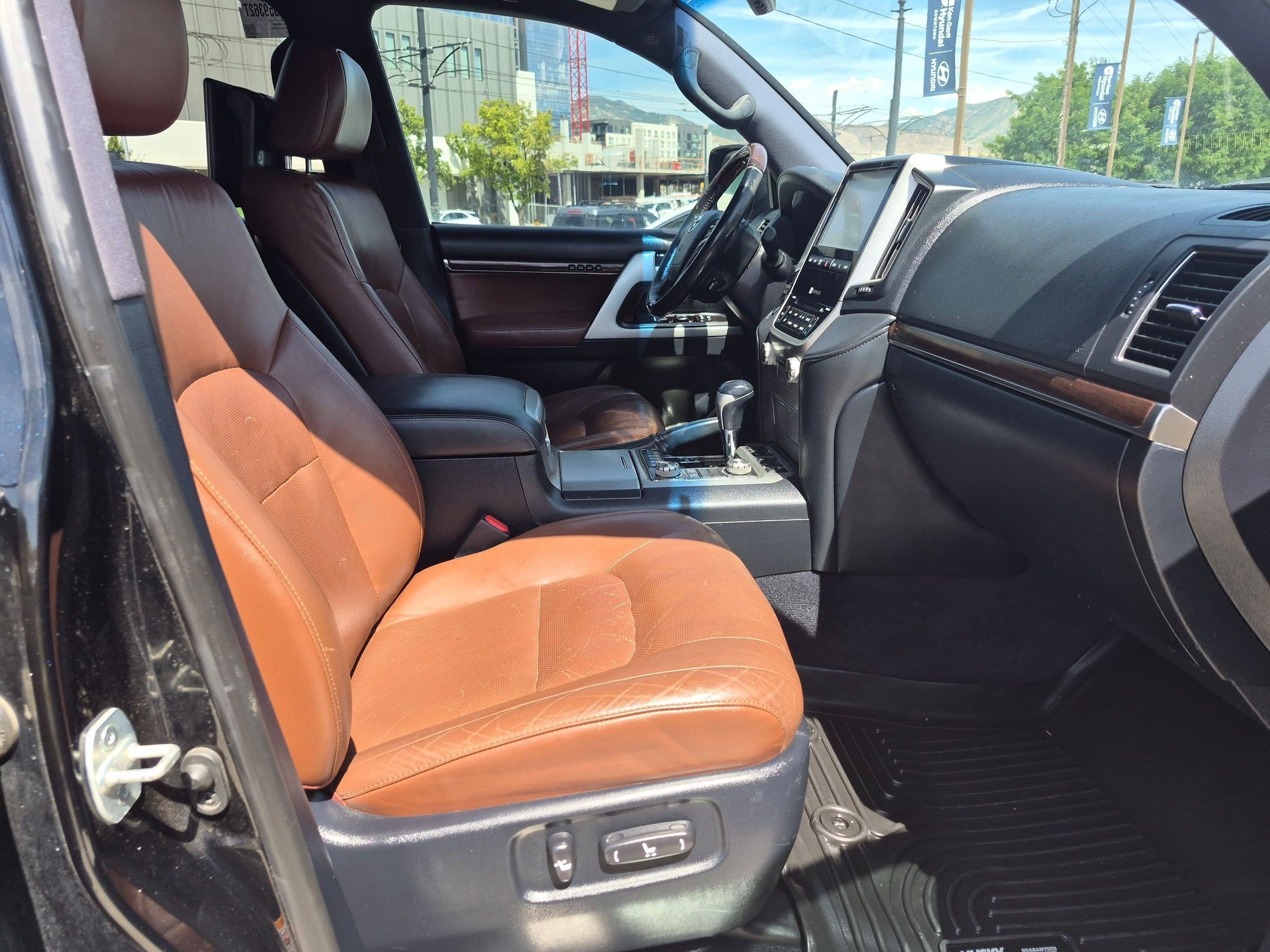 Used 2017 Midnight Black Metallic Toyota Base image 29