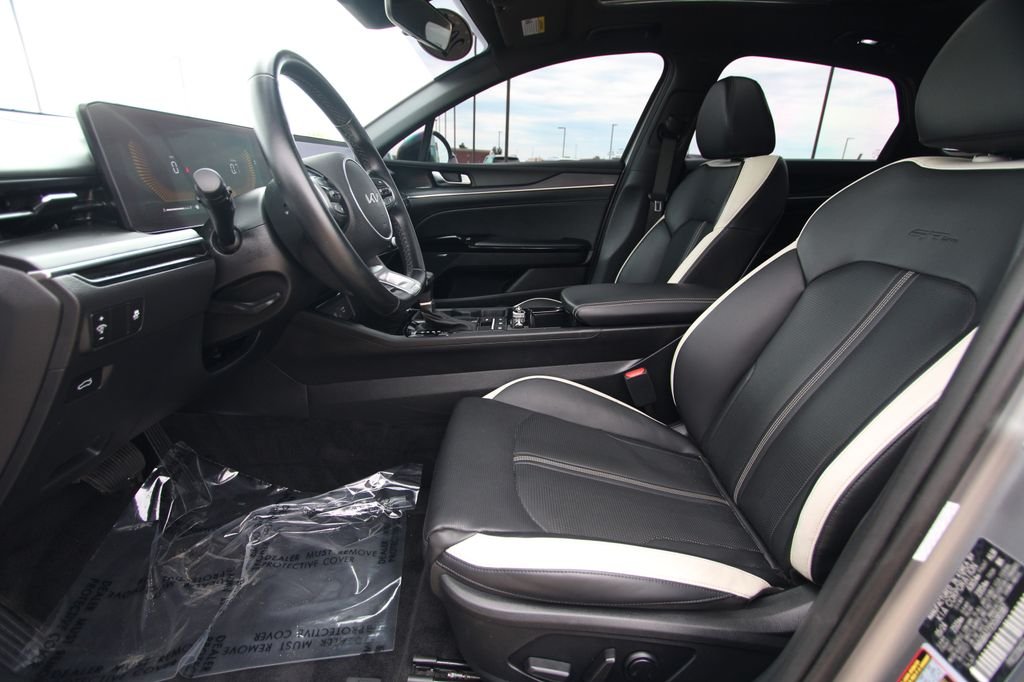 Used 2025 Gray Kia GT-Line image 6