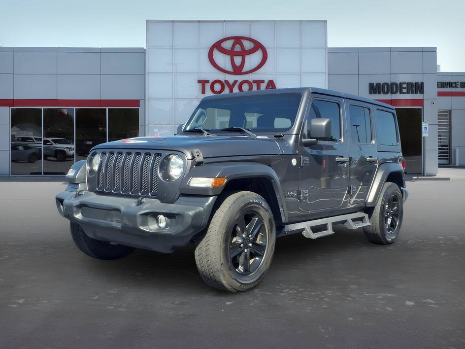 Used 2019 Granite Crystal Metallic Clearcoat Jeep Sport Altitude image 1
