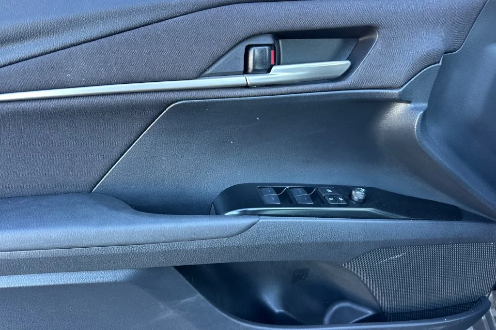 Certified Used 2025  Toyota LE image 11