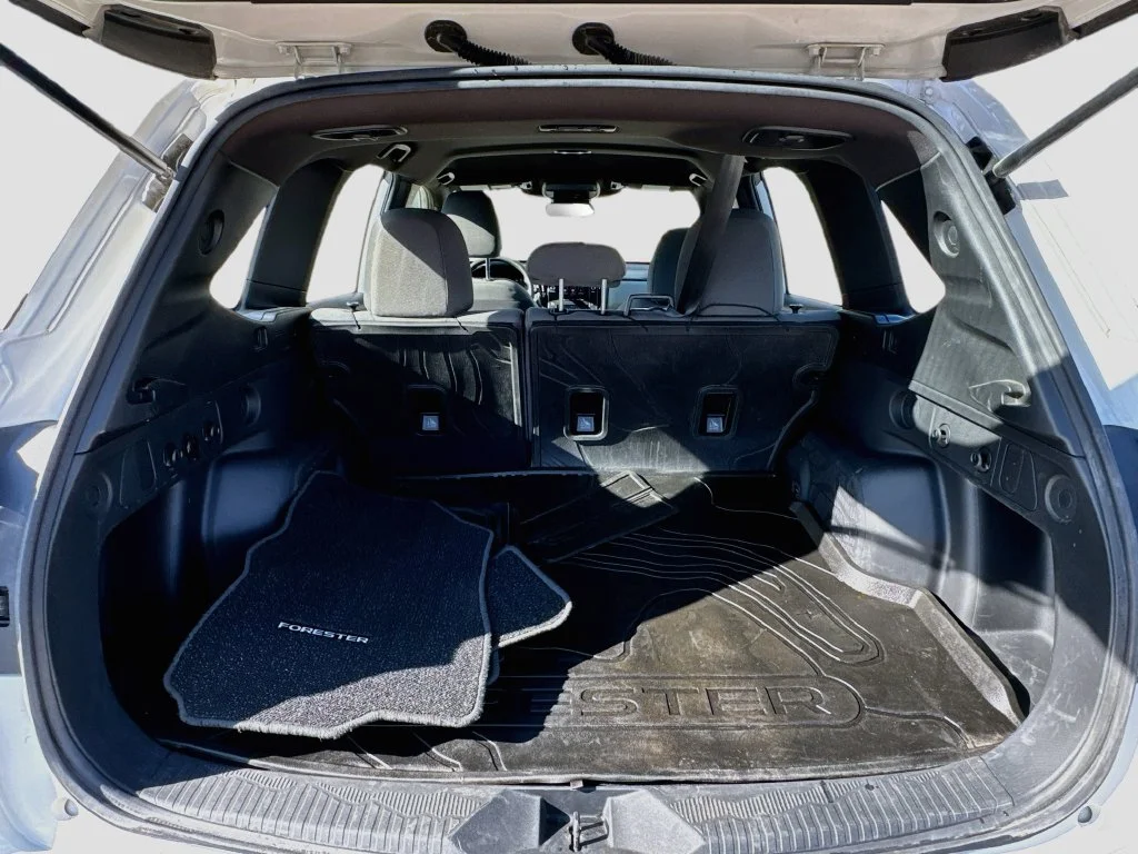 Used 2025 White Subaru Base image 29