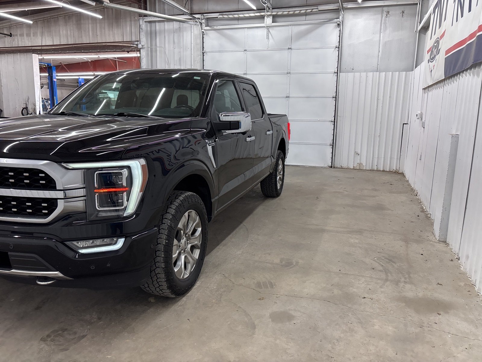 2021 Ford F-150 Platinum photo 4