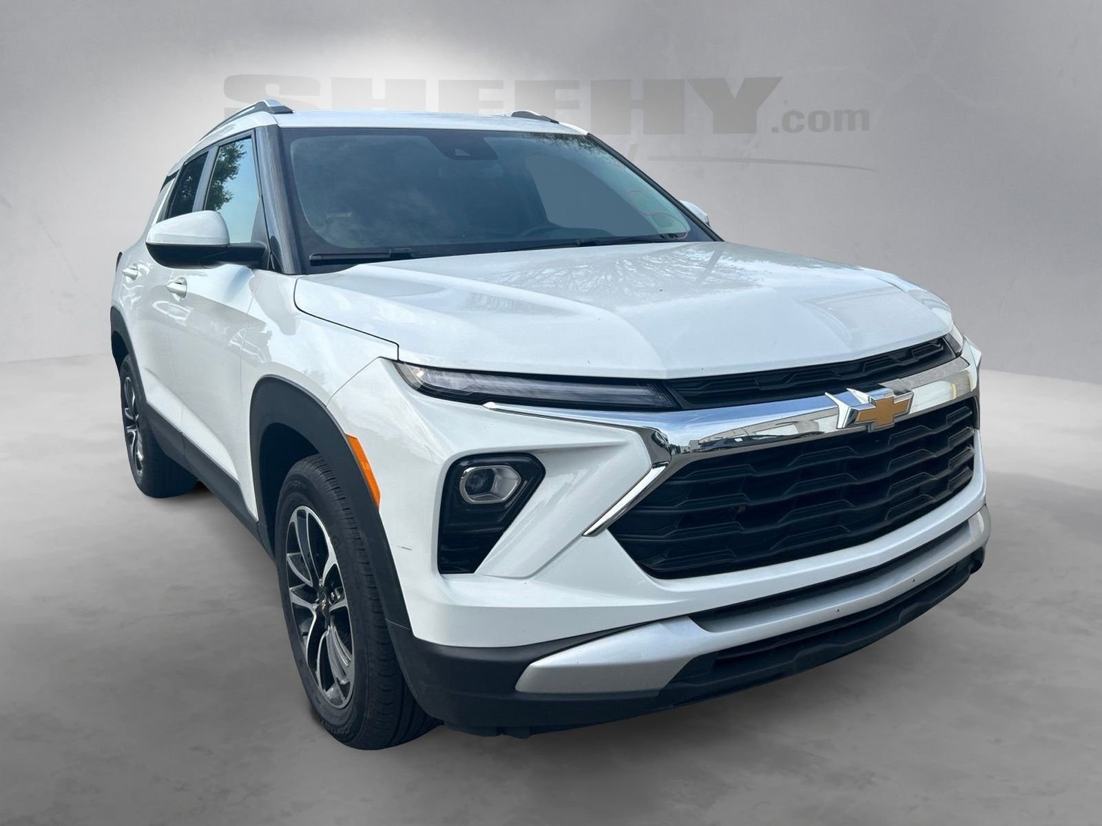 Used 2024 White Chevrolet LT image 2