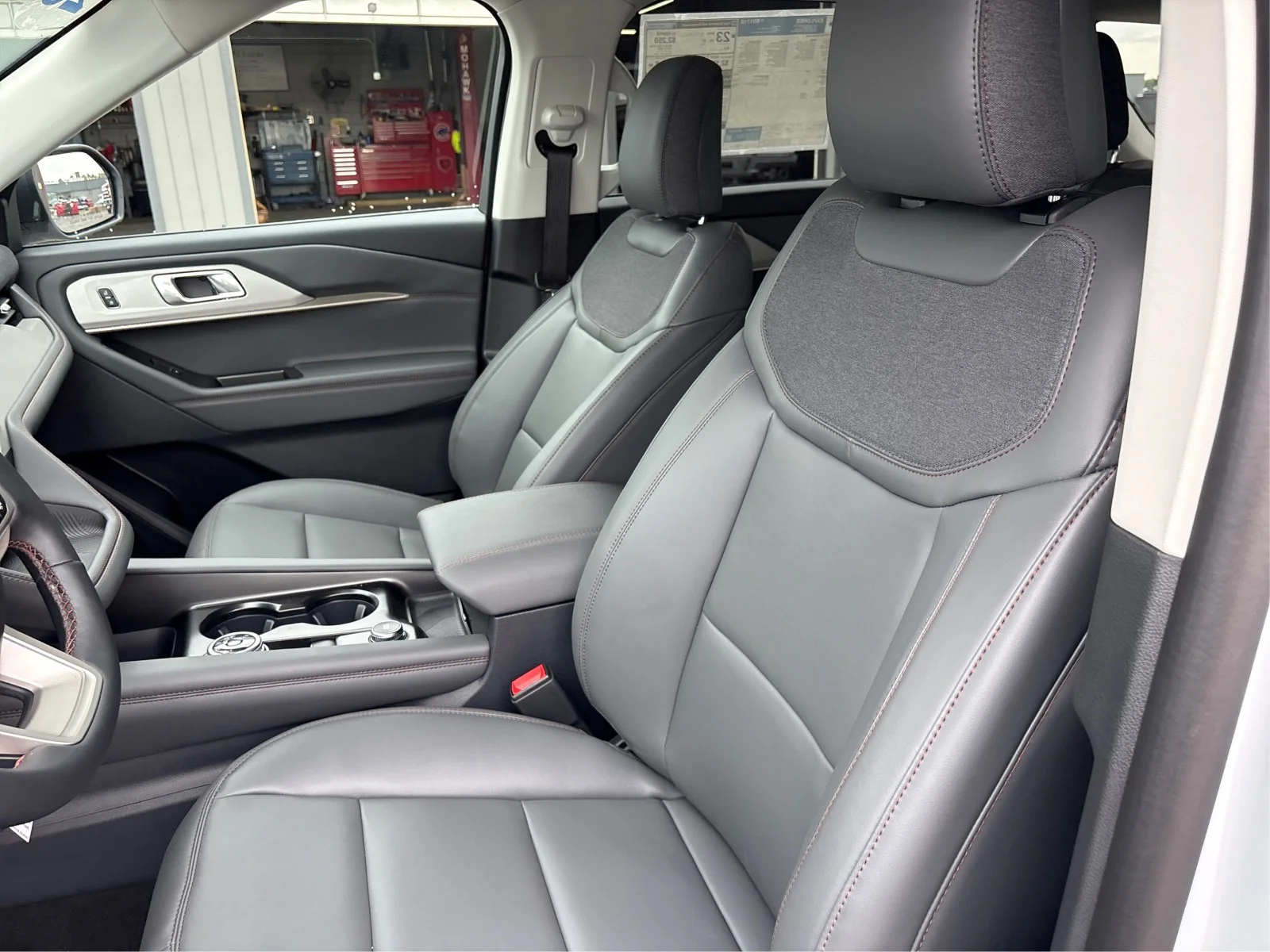 New 2026 Space White Metallic Ford Active image 9