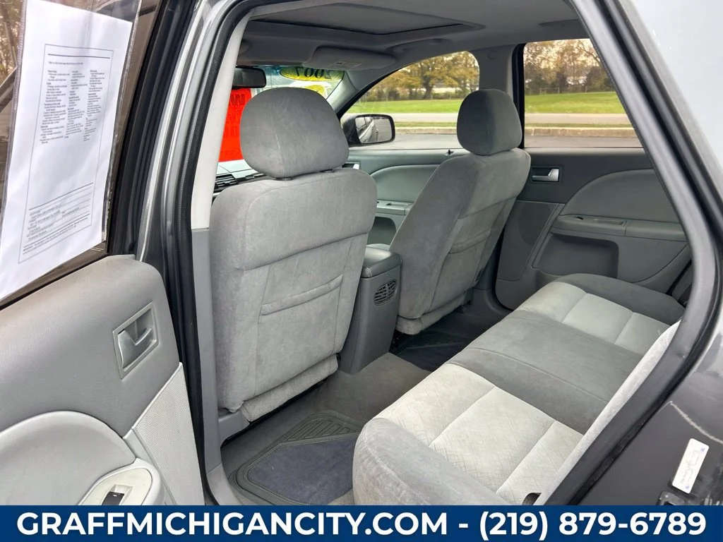 Used 2007  Mercury Base image 30