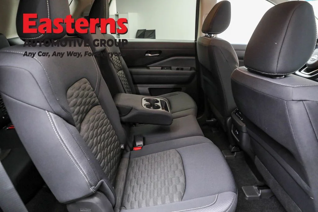 Used 2022 Blue Nissan S image 23