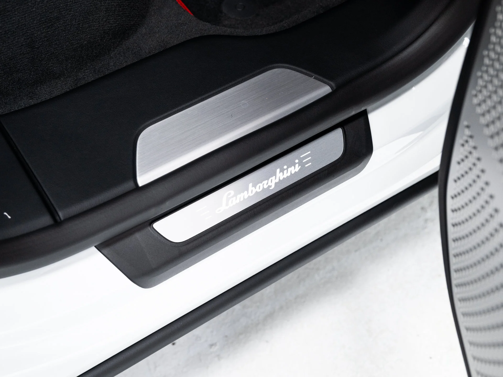Used 2025  Lamborghini SE image 71