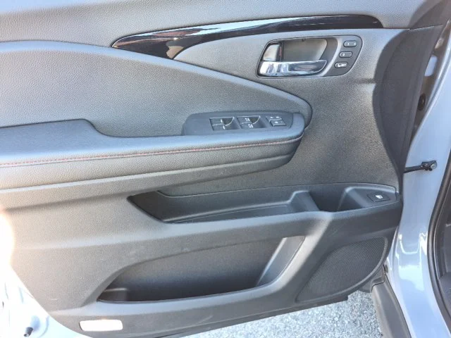 New 2026 Sonic Gray Pearl Honda Black Edition image 12