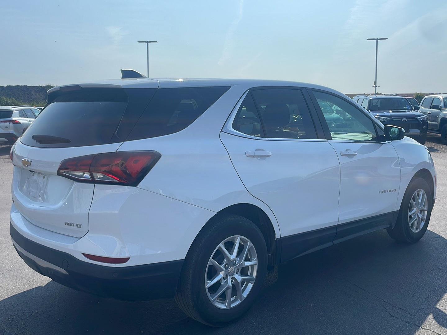 Used 2024 Summit White Chevrolet LT image 9