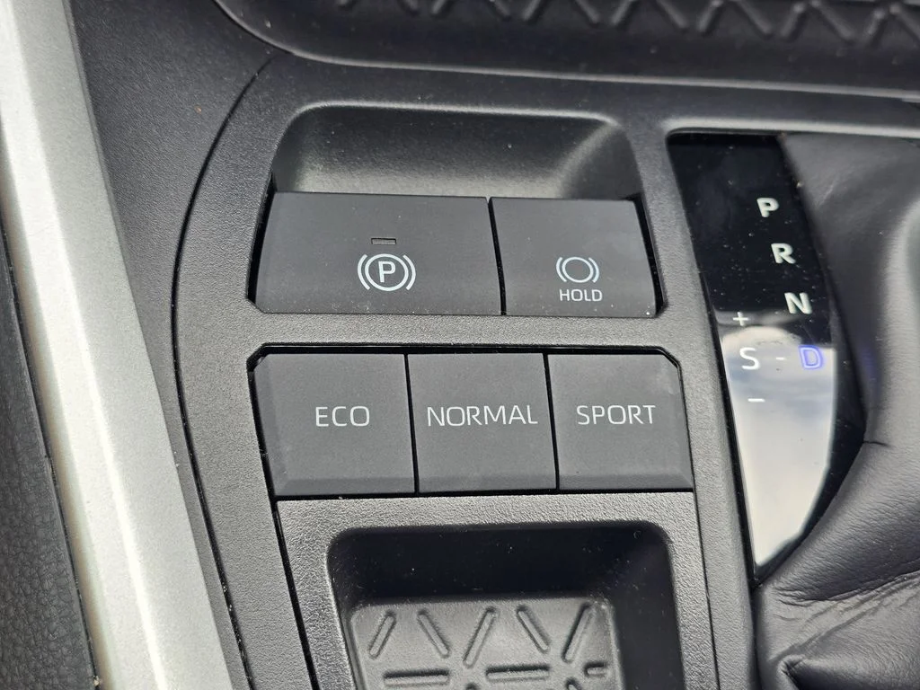 Used 2025 Silver Sky Metallic Toyota LE image 21